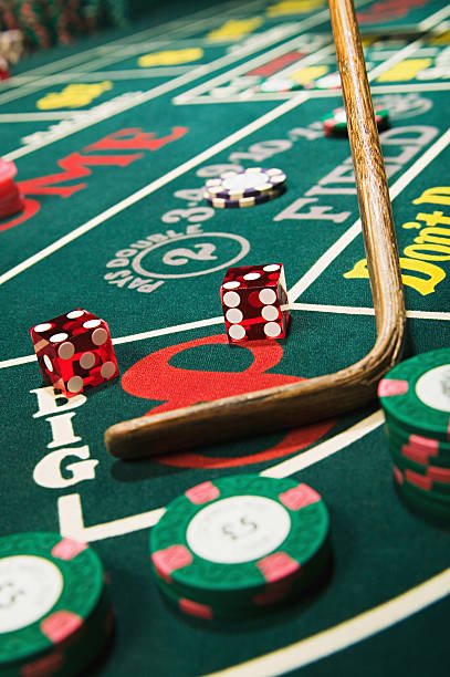 Ikan Jackpot live dealer dealing blackjack with clear table and card visibility